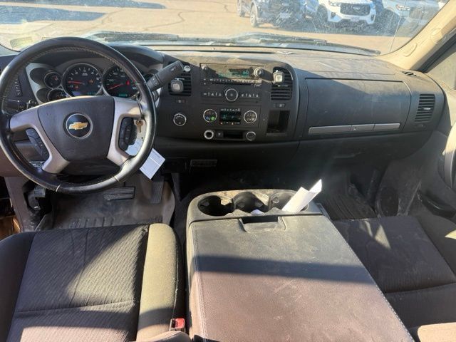 Used 2011 Chevrolet Silverado 1500 LT w/ All-Star Edition AWD/4WD image 3