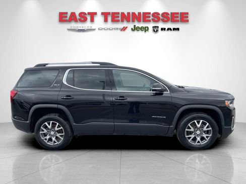 Used 2023 GMC Acadia SLT image 2