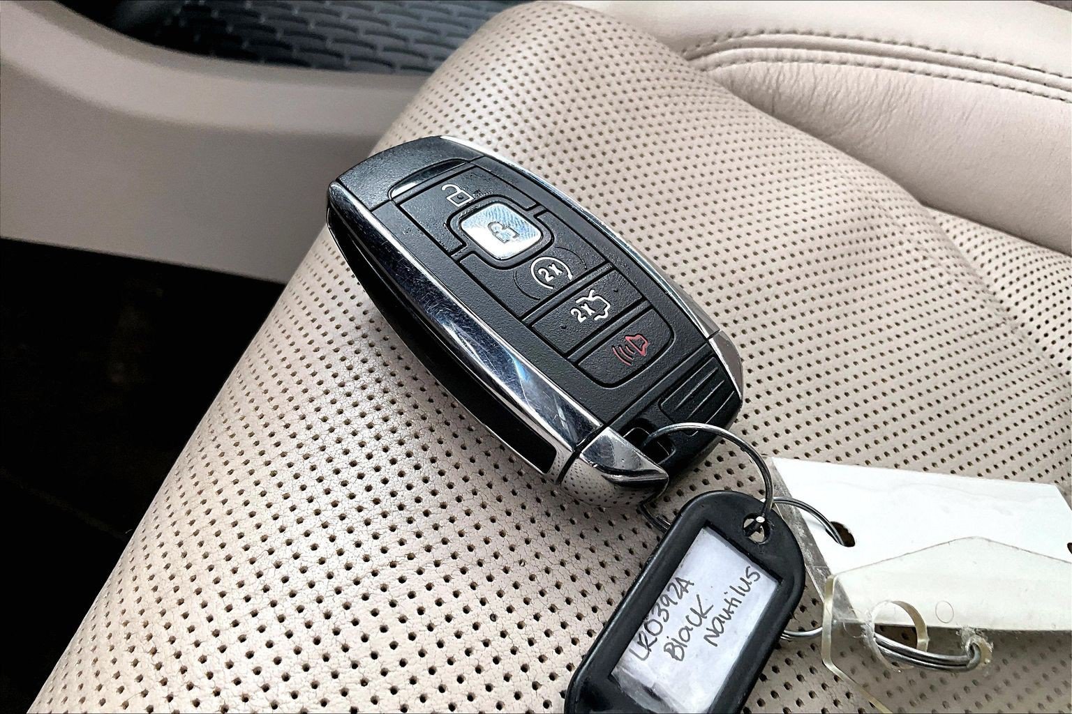Used 2019 Lincoln Nautilus Reserve AWD/4WD image 35