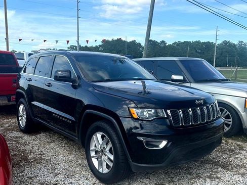 Used 2018 Jeep Grand Cherokee Laredo image 3