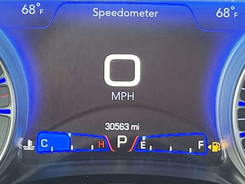 Used 2023 Chrysler 300 Touring RWD image 12