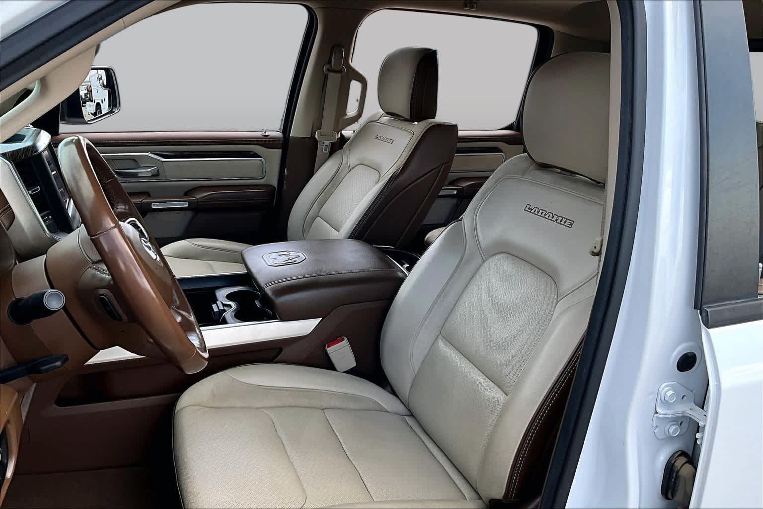 Used 2019 RAM 1500 Laramie AWD/4WD image 7