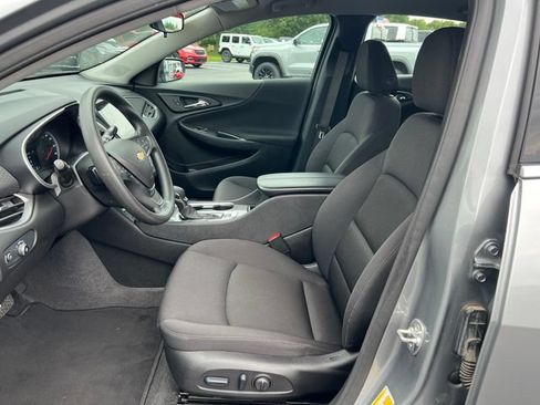 Used 2025 Chevrolet Malibu LT FWD image 3