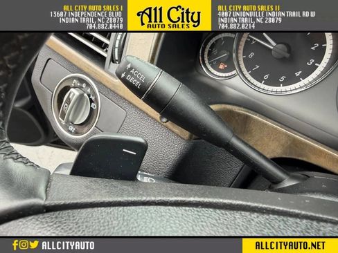 Used 2010 Mercedes-Benz E 350 E 350 4MATIC Sedan 4D image 18