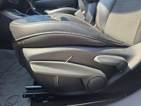 Used 2018 Jeep Compass Latitude FWD image 29