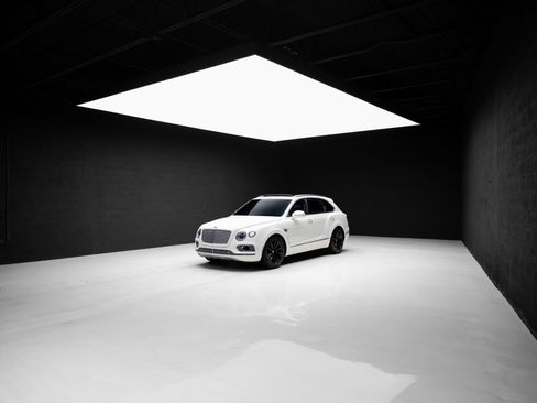 Used 2018 Bentley Bentayga AWD/4WD image 88