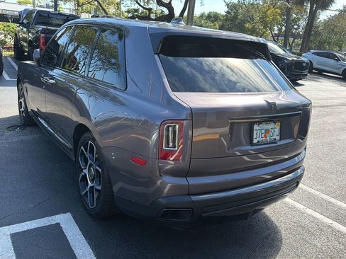 Used 2022 Rolls-Royce Cullinan Black Badge w/ Dark Exterior Package image 8