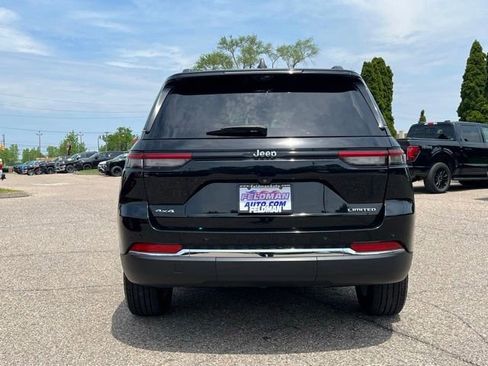 Used 2023 Jeep Grand Cherokee Limited w/ Luxury Tech Group II AWD/4WD image 4