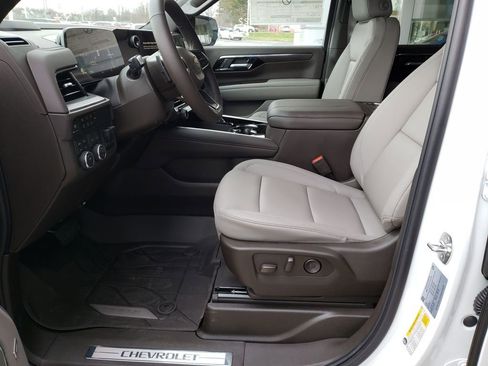 New 2026 Chevrolet Suburban LT w/ Comfort Package image 9