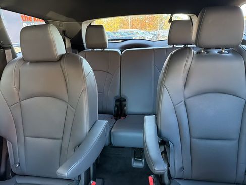 Used 2023 Buick Enclave Essence image 15