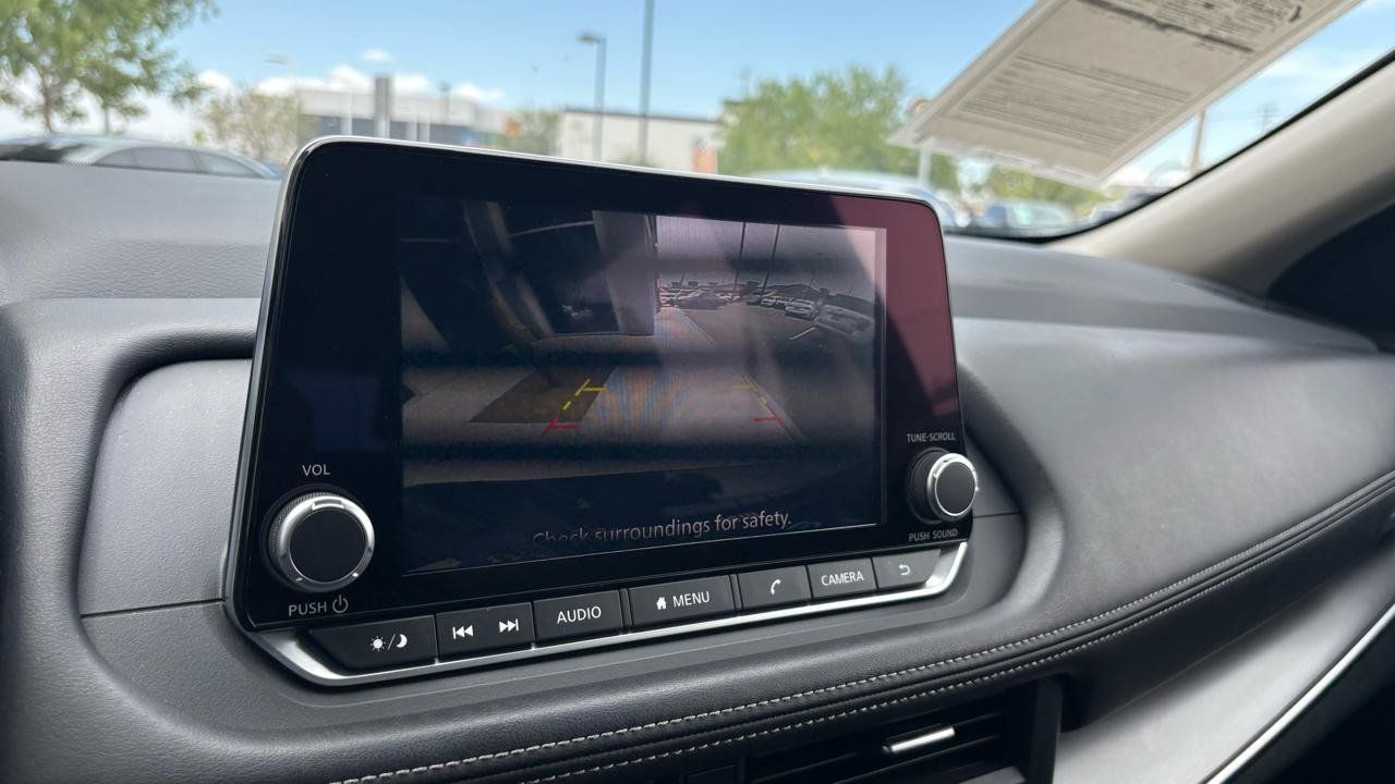 Used 2025 Nissan Rogue SV FWD image 22