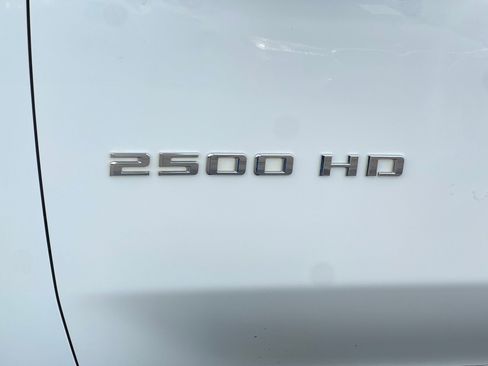 Used 2020 Chevrolet Silverado 2500 LT image 38