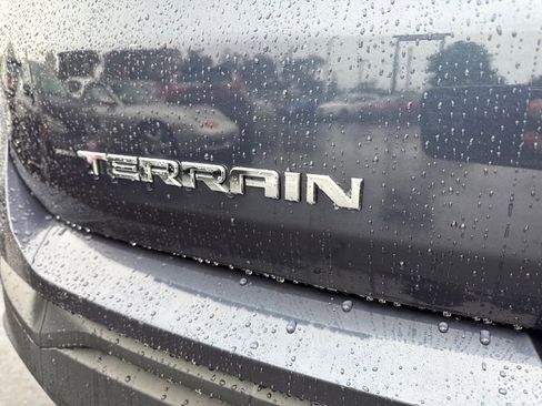 Used 2018 GMC Terrain SLE w/ Driver Convenience Package image 6