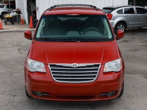 Used 2008 Chrysler Town & Country Touring w/ Entertainment Group #2 FWD image 19