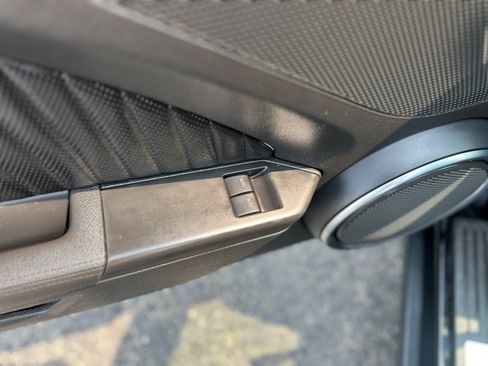 Used 2010 Ford Mustang Shelby GT500 RWD image 17