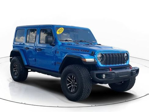 Used 2024 Jeep Wrangler Unlimited Rubicon AWD/4WD image 3