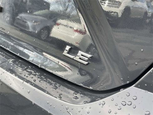 Used 2025 Toyota Camry SE image 9