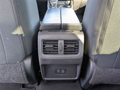 Used 2023 Nissan Rogue SV image 28