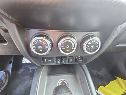 Used 2018 Mitsubishi Outlander Sport LE AWD/4WD image 26