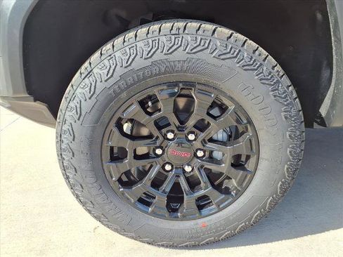 New 2026 GMC Canyon Elevation w/ Convenience Package image 21