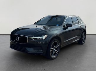 Used 2019 Volvo XC60 T6 Momentum w/ Premium Package image 1