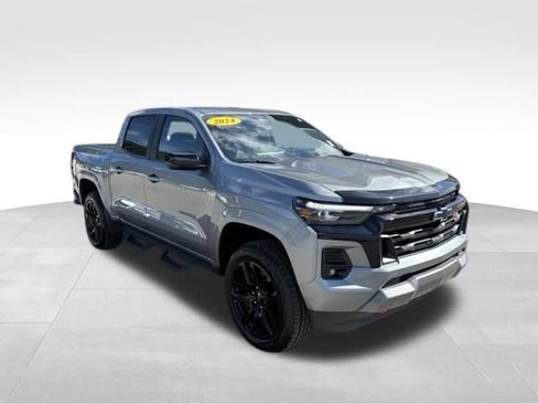 Used 2024 Chevrolet Colorado Z71 w/ Advanced Trailering Package AWD/4WD image 8
