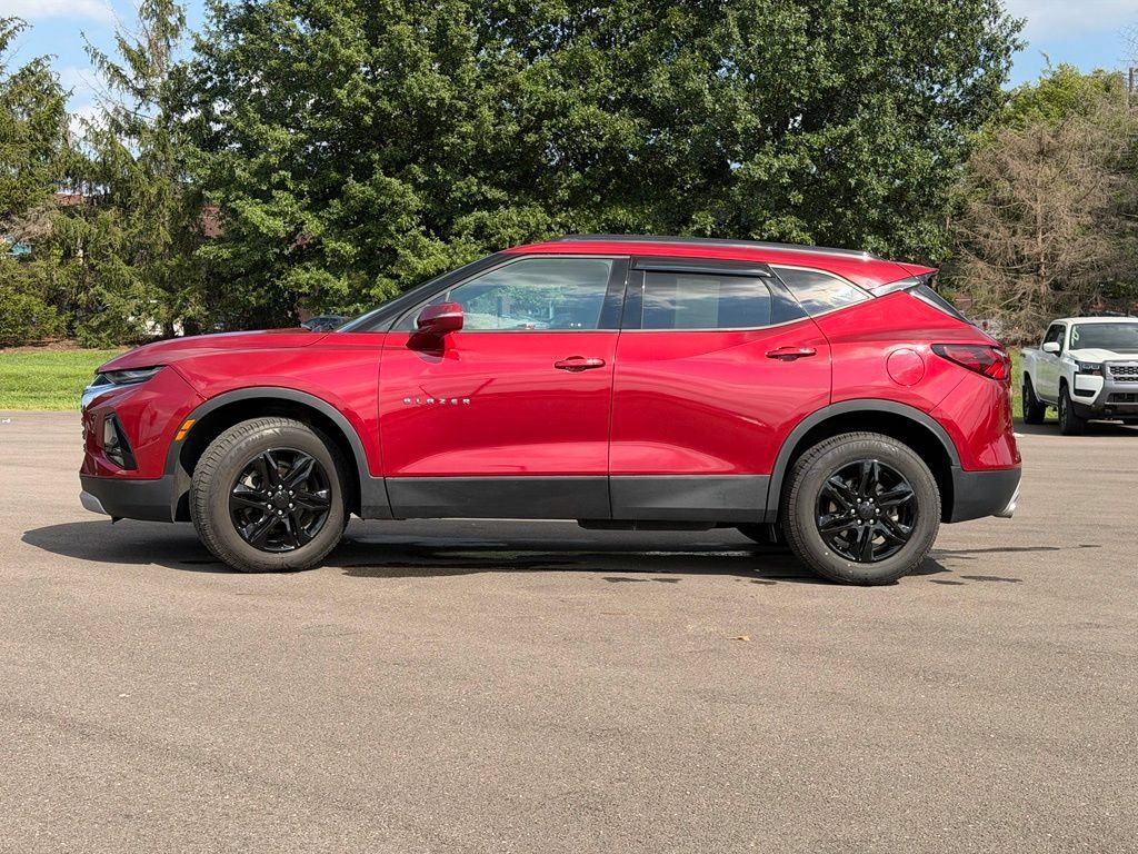 Used 2019 Chevrolet Blazer LT AWD/4WD image 3