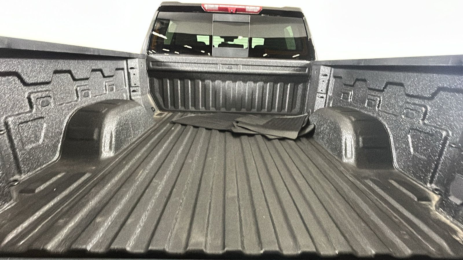 Used 2025 Chevrolet Silverado 1500 LT w/ Safety Package AWD/4WD image 32