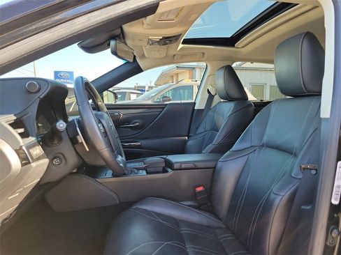 Used 2022 Lexus ES 300h Ultra Luxury w/ Accessory Package 2 image 15