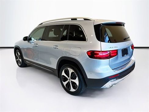 New 2025 Mercedes-Benz GLB 250 4MATIC image 3