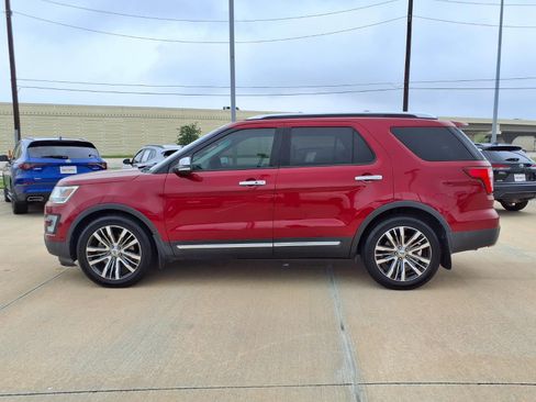 Used 2017 Ford Explorer Platinum AWD/4WD image 3