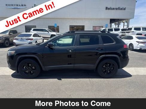 Used 2021 Jeep Cherokee Latitude Plus AWD/4WD image 2