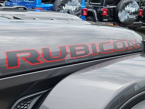 Certified 2025 Jeep Wrangler Unlimited Rubicon AWD/4WD image 33