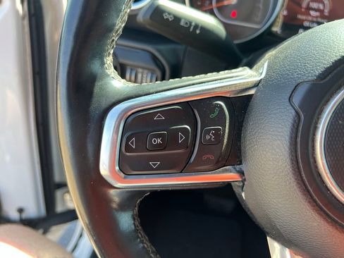 Used 2020 Jeep Wrangler Unlimited Sahara w/ Dual Top Group AWD/4WD image 29