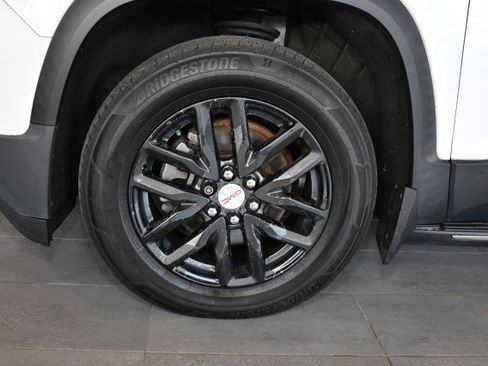 Used 2018 GMC Acadia SLT AWD/4WD image 40