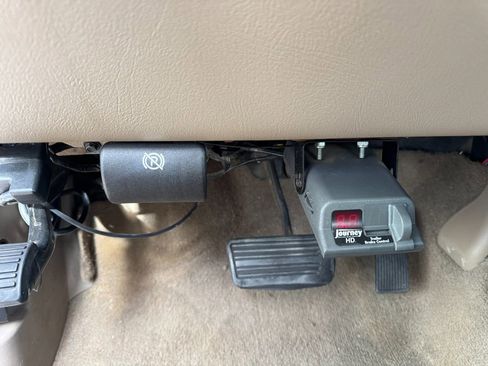 Used 2006 Chevrolet Silverado 2500 W/T w/ Skid Plate Package AWD/4WD image 16