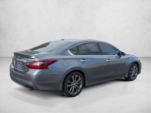 Used 2018 Nissan Altima 2.5 SR w/ SR Special Edition image 5