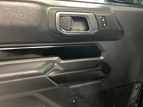 Used 2025 Ford Bronco Badlands AWD/4WD image 14
