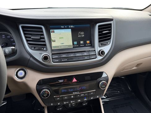 Used 2016 Hyundai Tucson Limited w/ Option Group 03 image 12