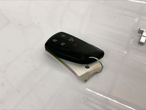 Used 2024 Chevrolet Silverado 1500 LT image 9