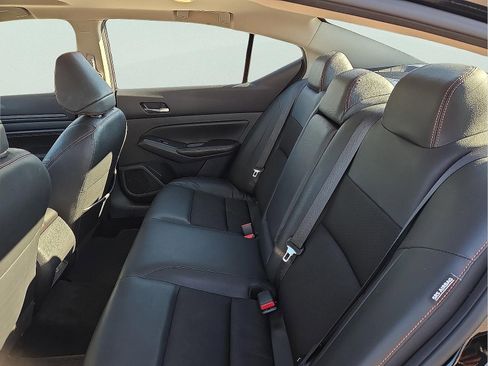 Used 2022 Nissan Altima 2.5 SR w/ Midnight Edition Package image 10