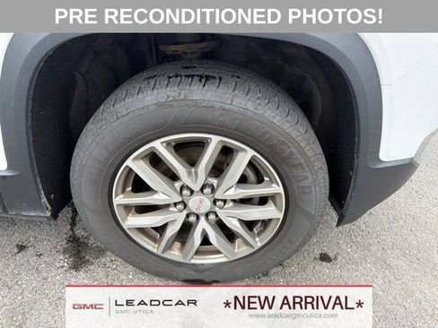 Used 2017 GMC Acadia SLE AWD/4WD image 9