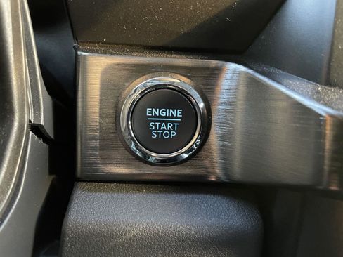 Used 2024 Ford F250 Lariat w/ FX4 Off-Road Package image 25