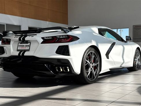 Used 2022 Chevrolet Corvette Stingray w/ Z51 Performance Package image 3