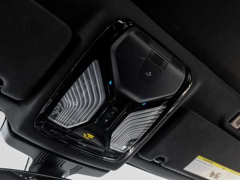 Used 2023 BMW 530e image 33