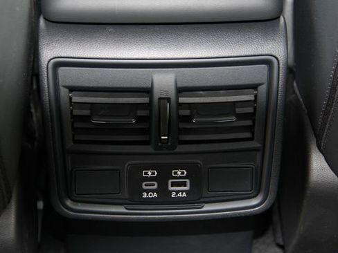 Certified 2025 Subaru Forester Premium image 28