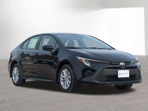 New 2026 Toyota Corolla LE image 3