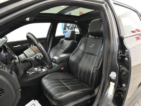 Used 2019 Chrysler 300 S w/ S Model Appearance Package image 11