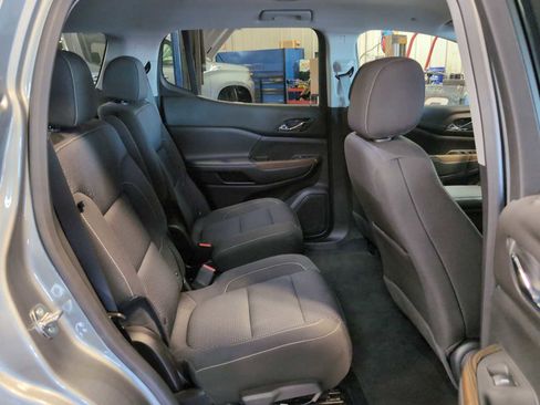 Used 2023 GMC Acadia SLE w/ Driver Convenience Package image 25