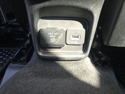 Used 2018 Jeep Compass Latitude w/ Popular Equipment Group image 21